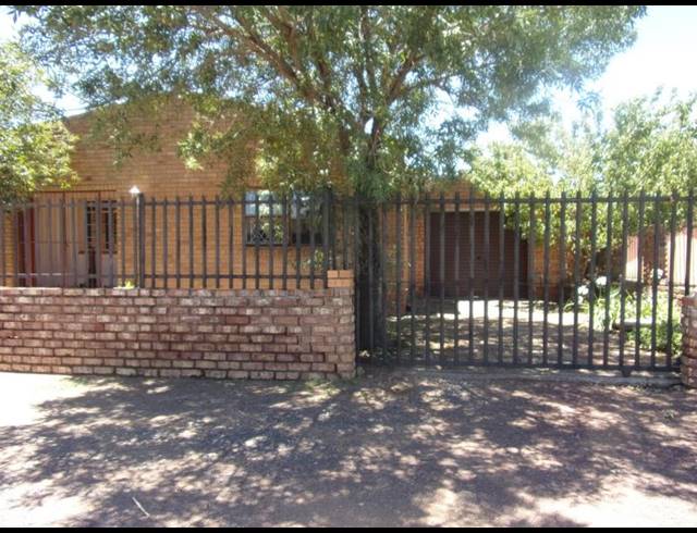 3 BEDROOM PROPERTY TO RENT IN VICTORIA PARK